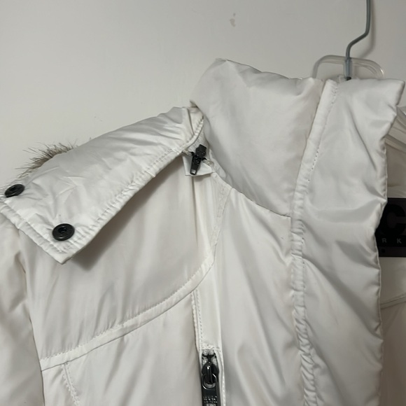 White puffer jacket with removable hood - Picture 8 of 8